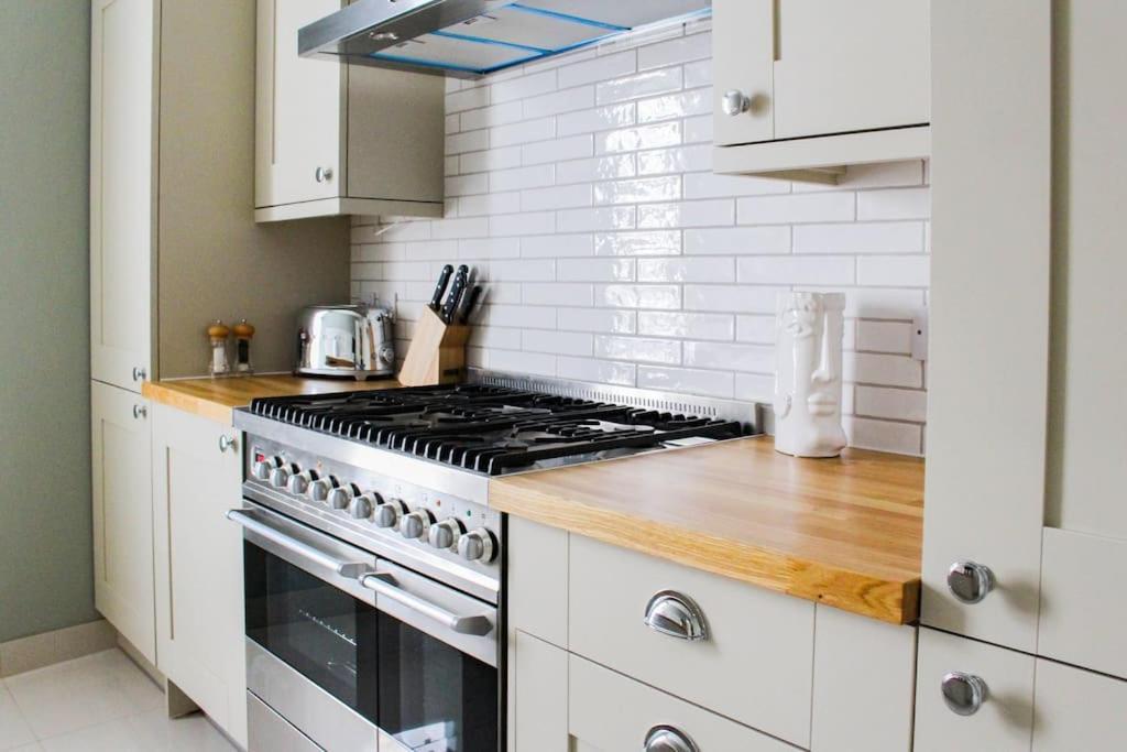 Seafront Apartment With Stunning Views Cleethorpes Buitenkant foto
